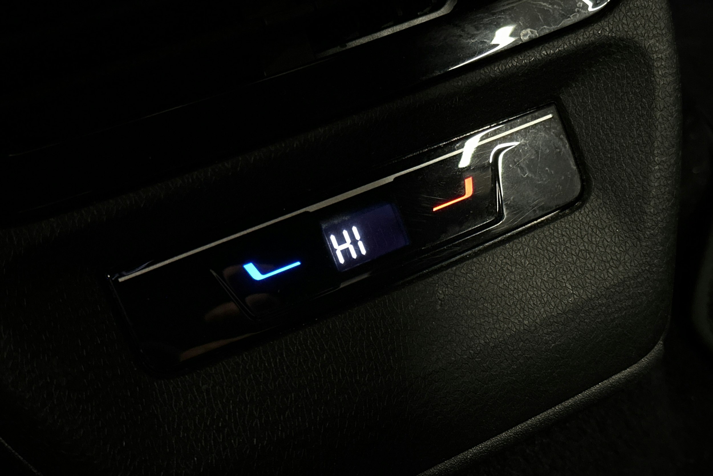 harmaa Volkswagen ID.4 2022 kuva 17.