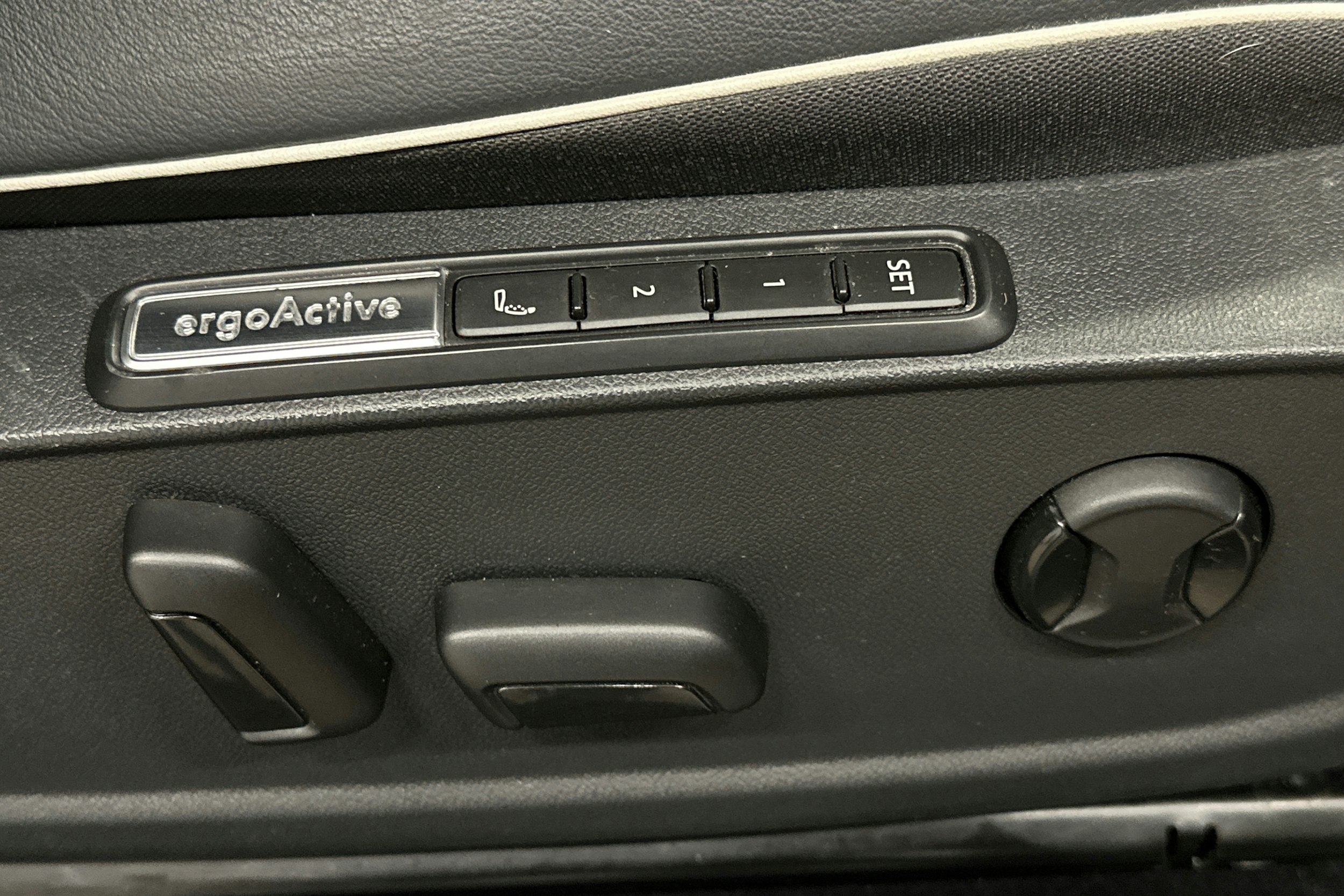 harmaa Volkswagen ID.4 2022 kuva 20.