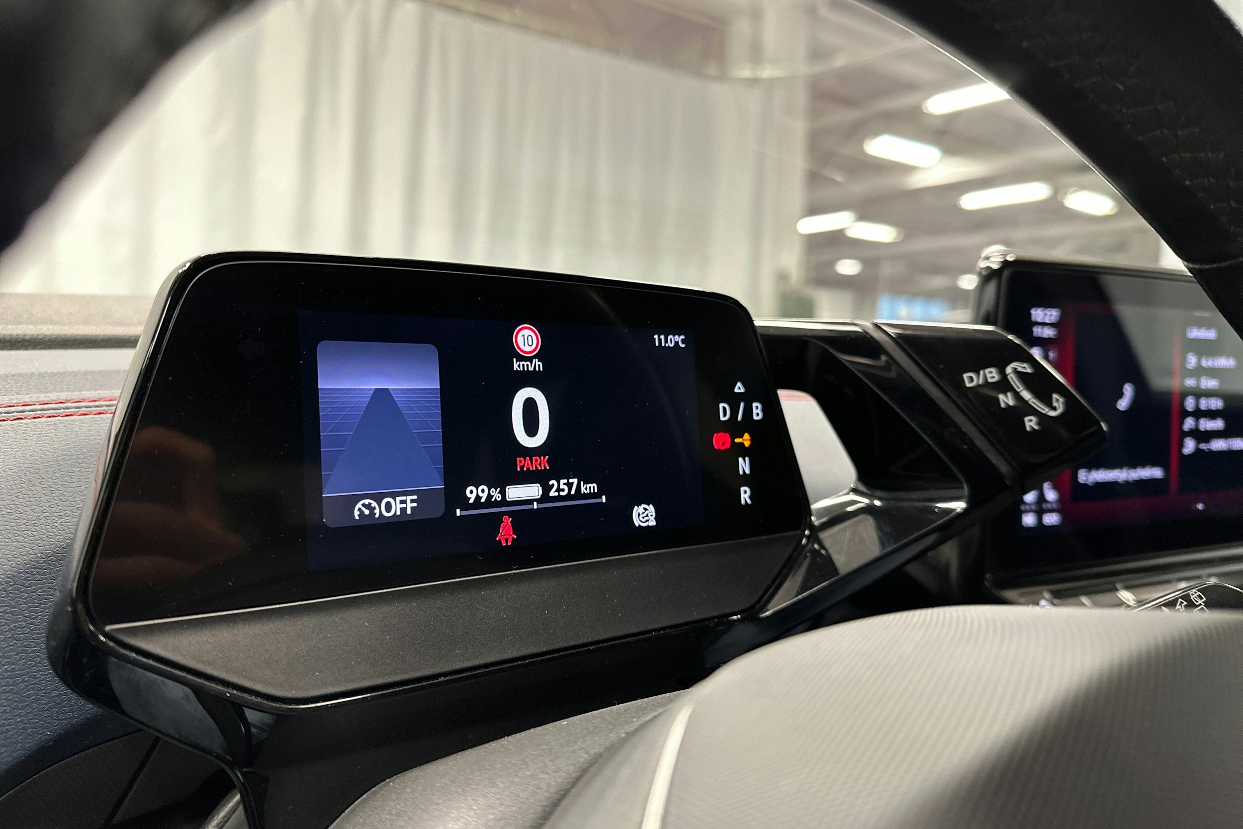 harmaa Volkswagen ID.4 2022 kuva 24.