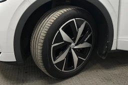valkoinen Volkswagen ID.4 2022 kuva 13.
