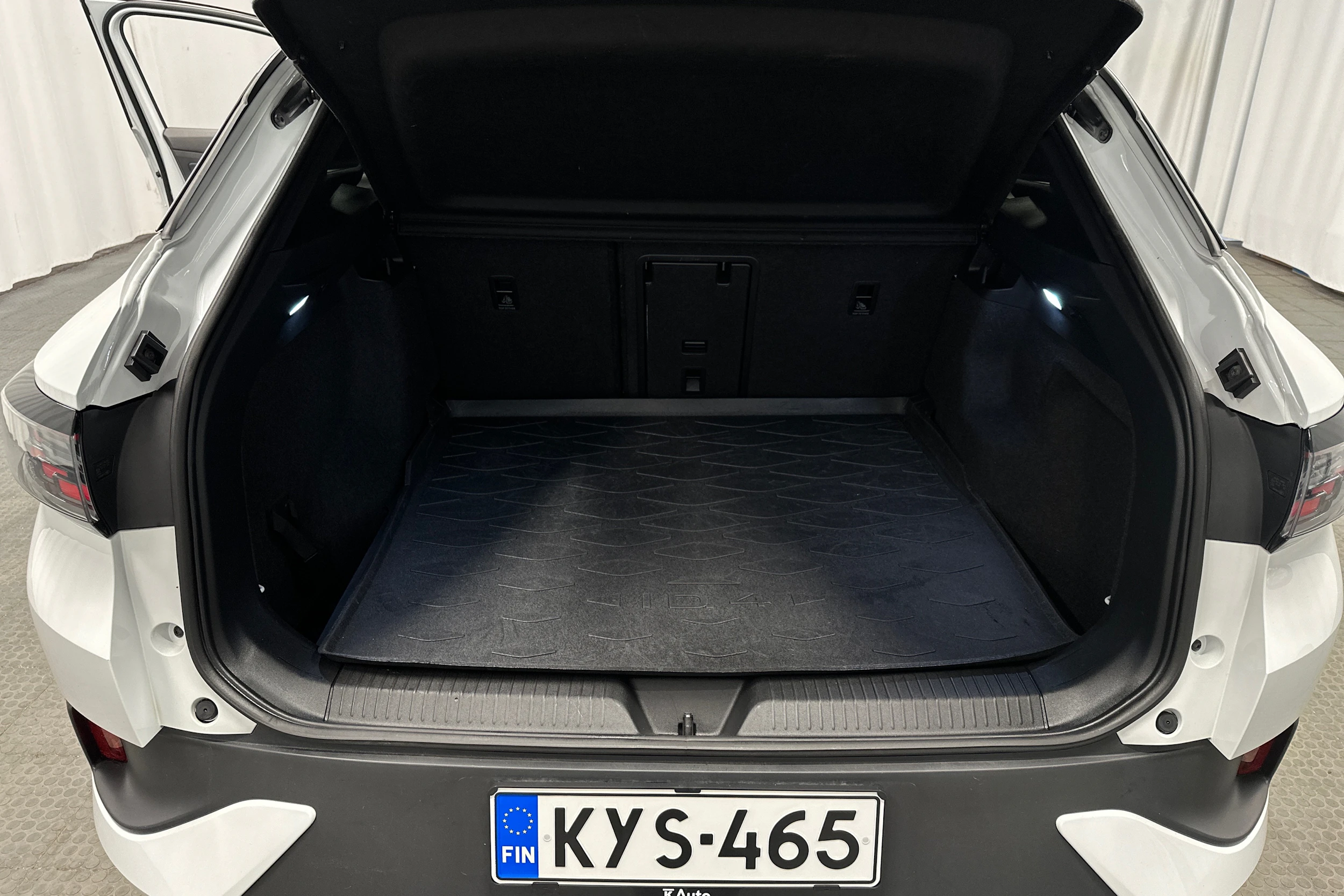valkoinen Volkswagen ID.4 2022 kuva 32.