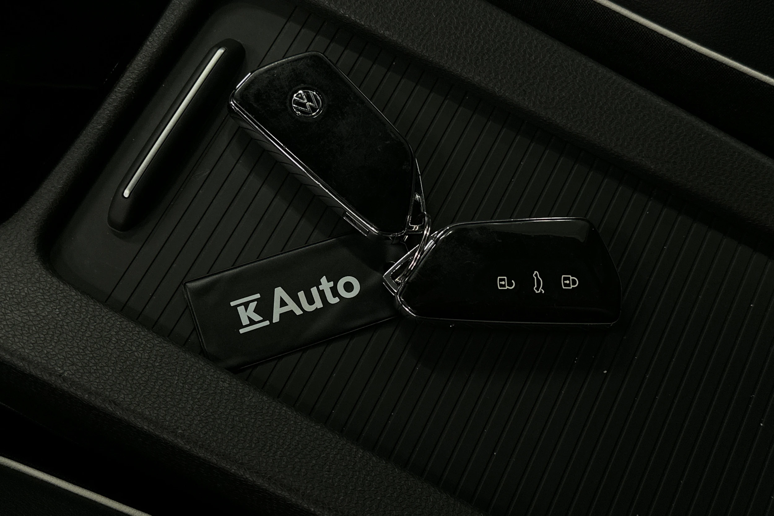 valkoinen Volkswagen ID.4 2022 kuva 35.
