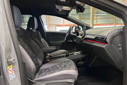 harmaa Volkswagen ID.4 2022 kuva 10.