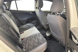 valkoinen Volkswagen ID.4 2022 kuva 10.