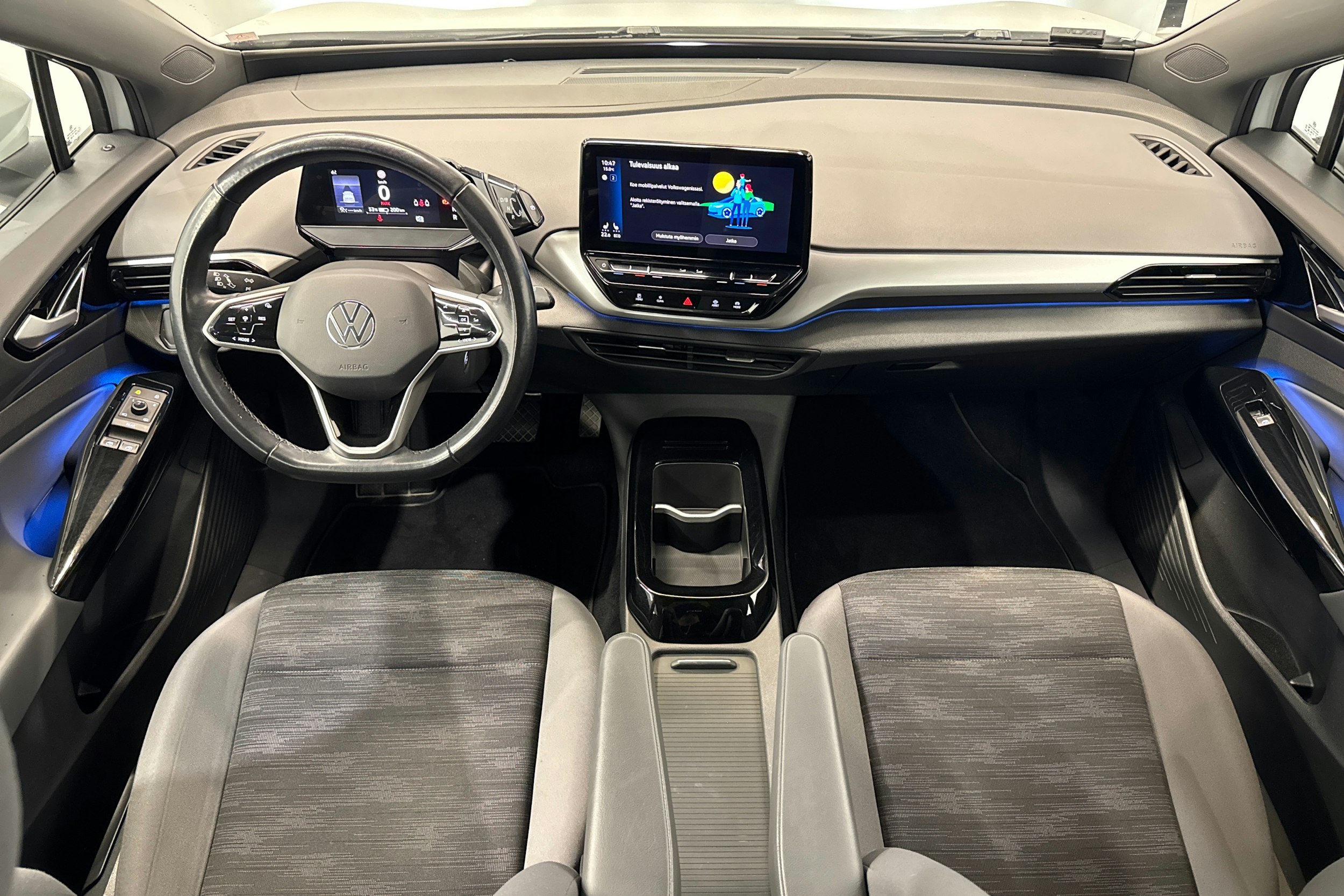 valkoinen Volkswagen ID.4 2022 kuva 14.