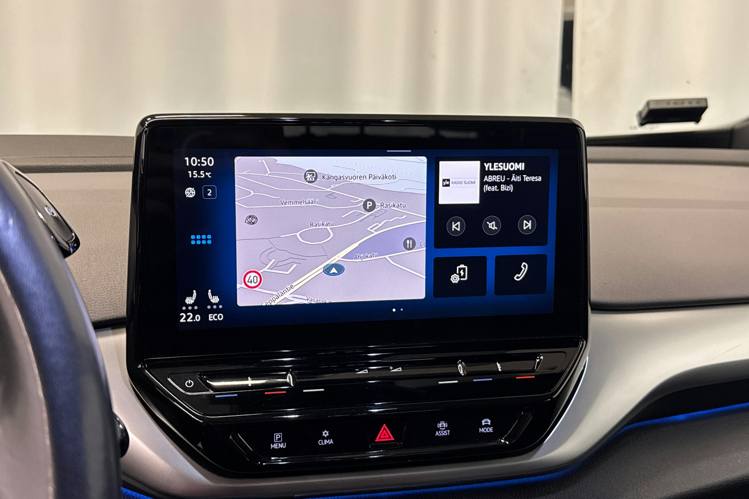 valkoinen Volkswagen ID.4 2022 kuva 21.