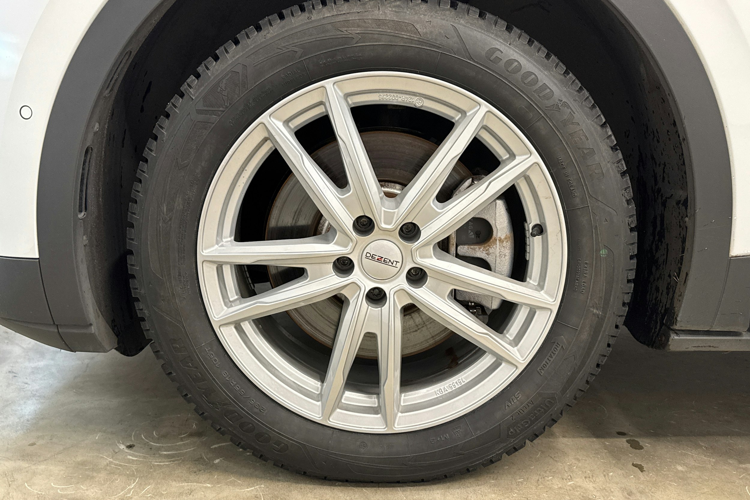 valkoinen Volkswagen ID.4 2022 kuva 26.