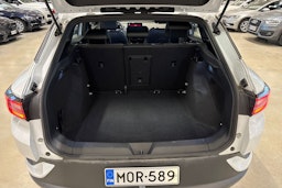 valkoinen Volkswagen ID.4 2023 kuva 14.