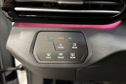 valkoinen Volkswagen ID.4 2023 kuva 22.