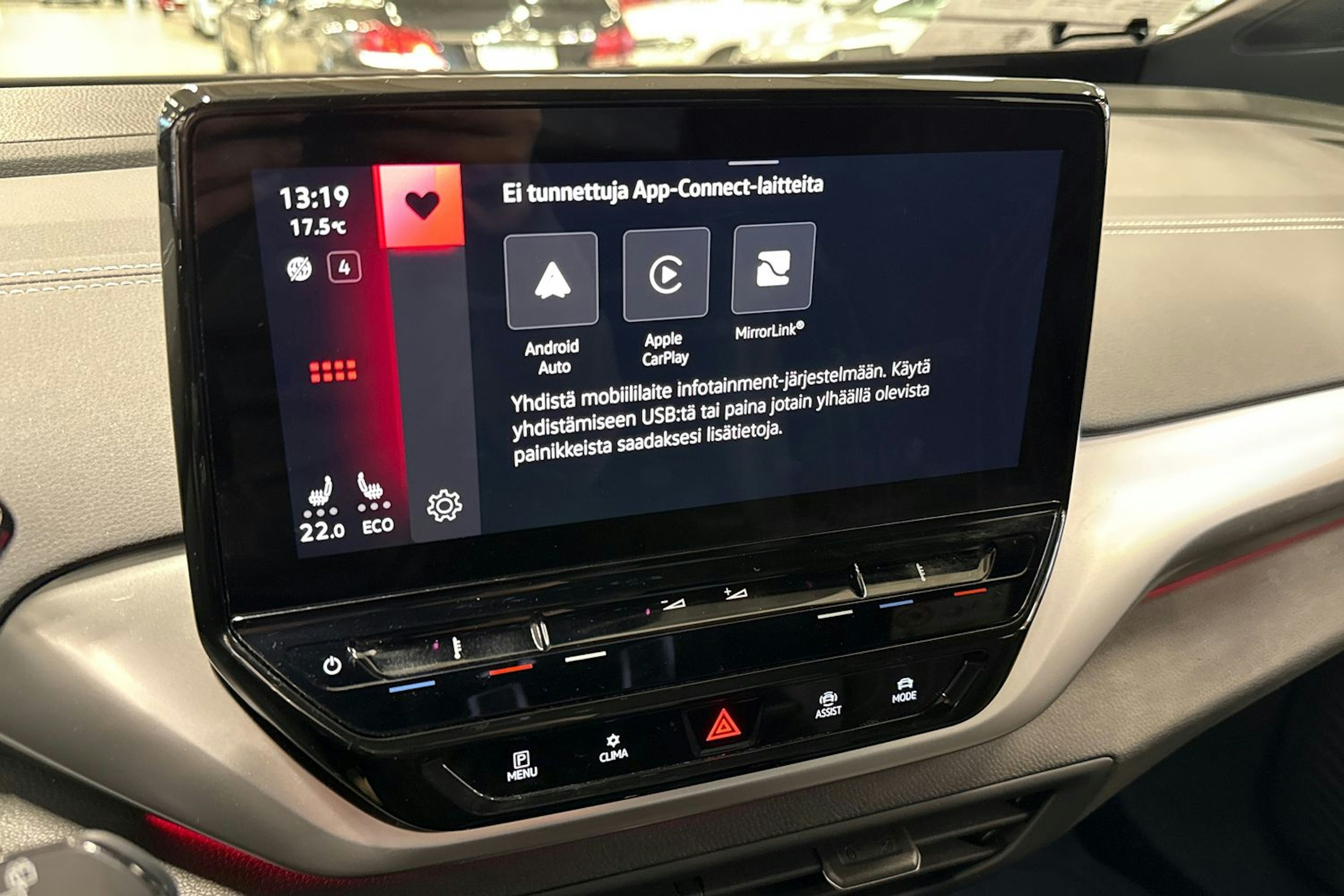 valkoinen Volkswagen ID.4 2023 kuva 25.