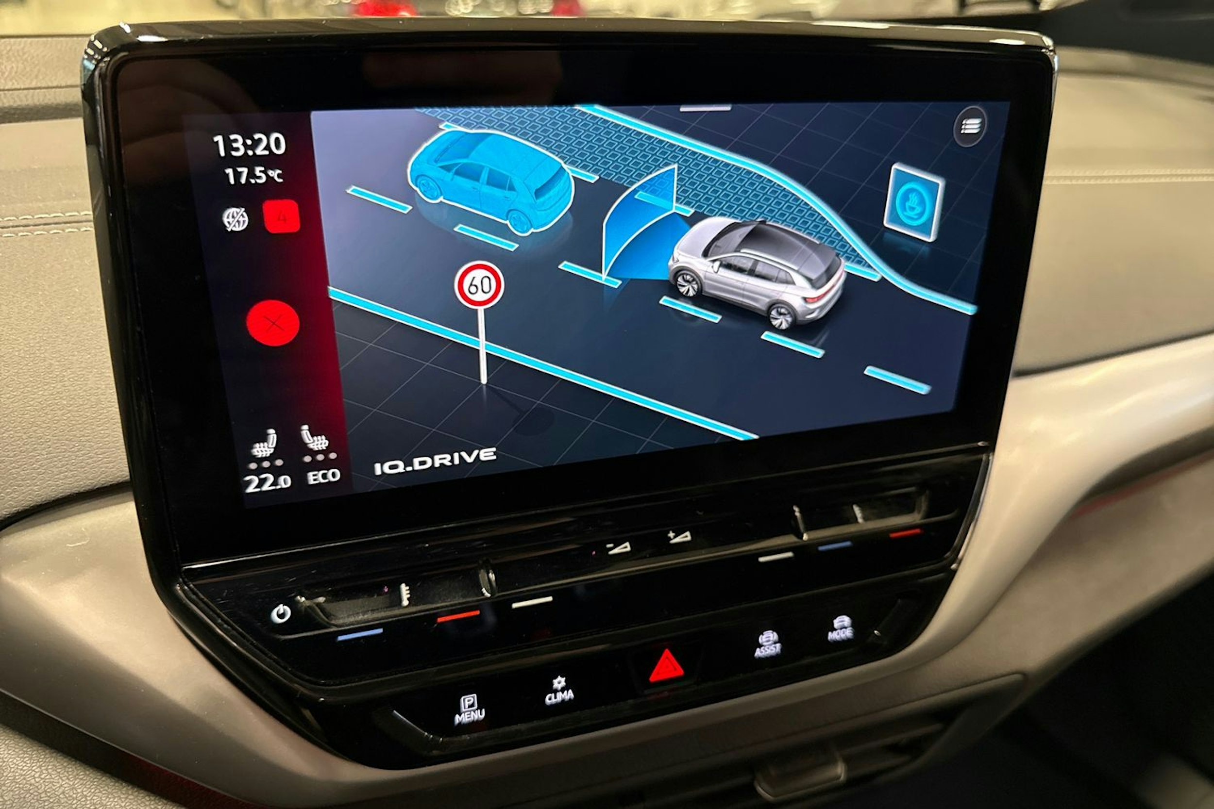 valkoinen Volkswagen ID.4 2023 kuva 27.