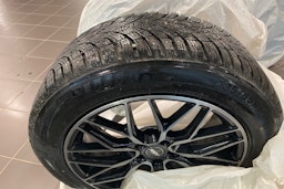 punainen Volkswagen ID.4 2022 kuva 14.