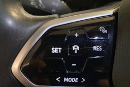punainen Volkswagen ID.4 2022 kuva 19.