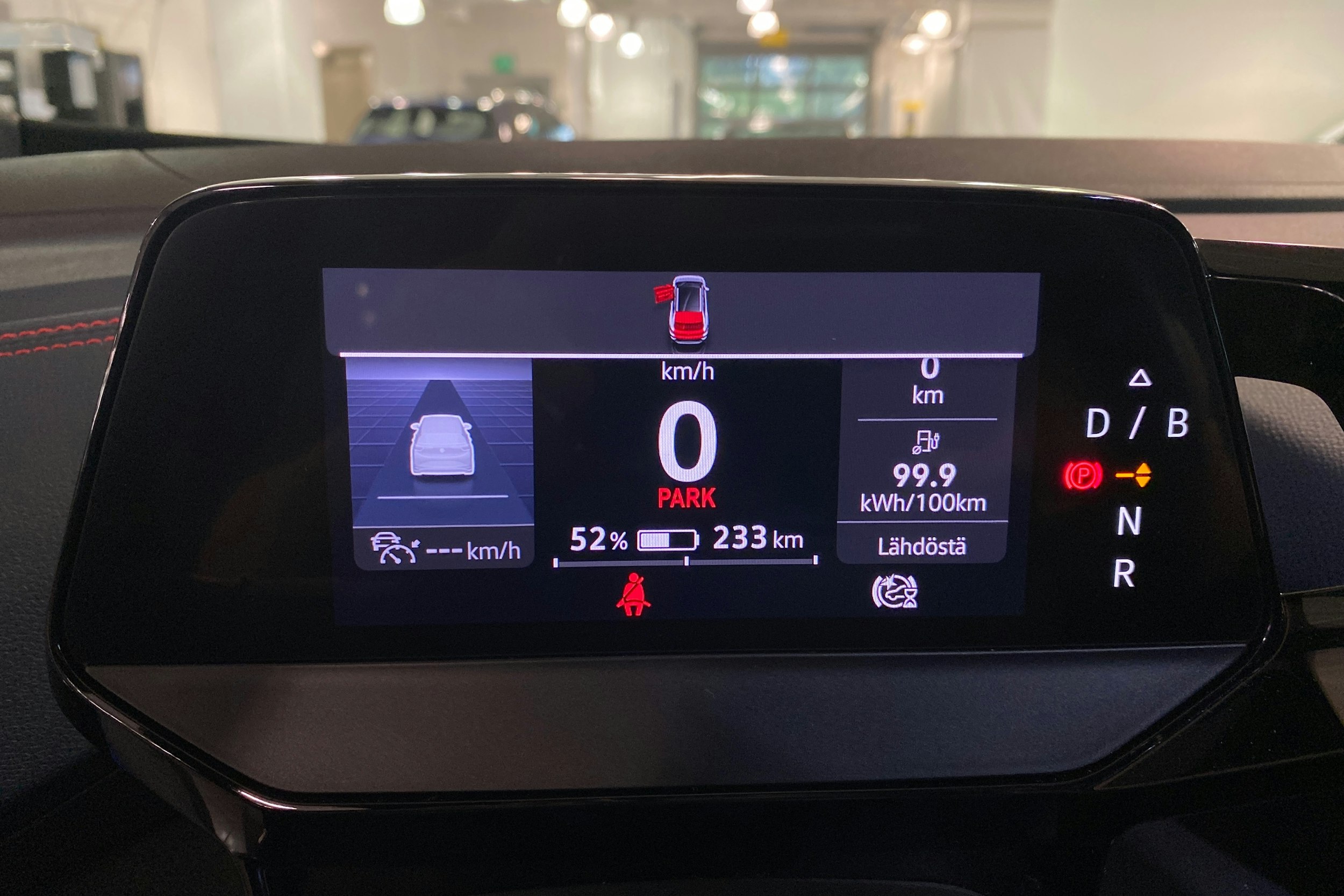 punainen Volkswagen ID.4 2022 kuva 21.