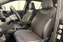 musta Volkswagen ID.4 2022 kuva 16.