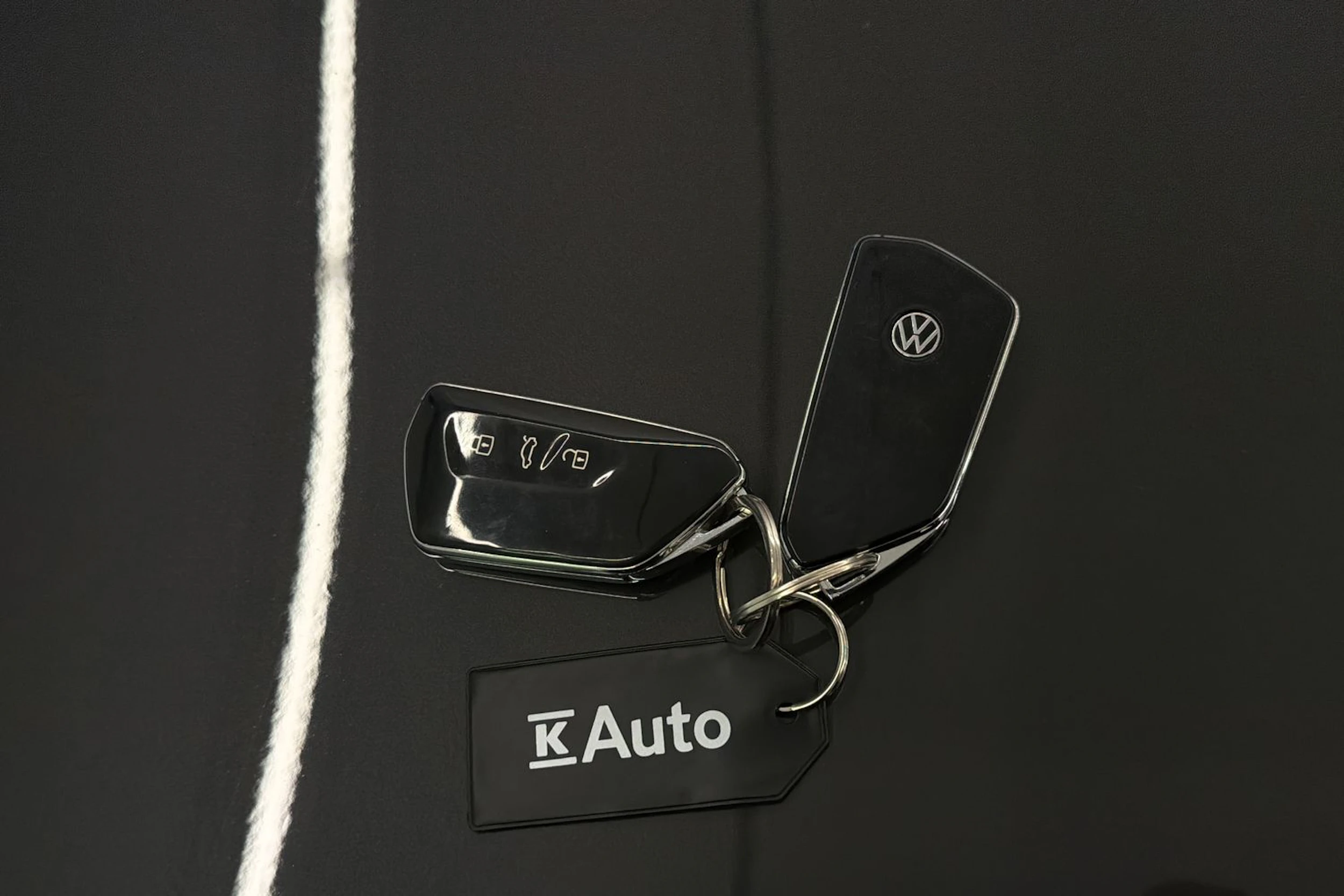 harmaa Volkswagen ID.4 2022 kuva 38.