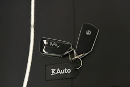 harmaa Volkswagen ID.4 2022 kuva 38.