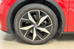 punainen Volkswagen ID.4 2022 kuva 10.