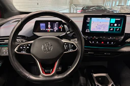 punainen Volkswagen ID.4 2022 kuva 11.