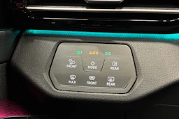 punainen Volkswagen ID.4 2022 kuva 15.