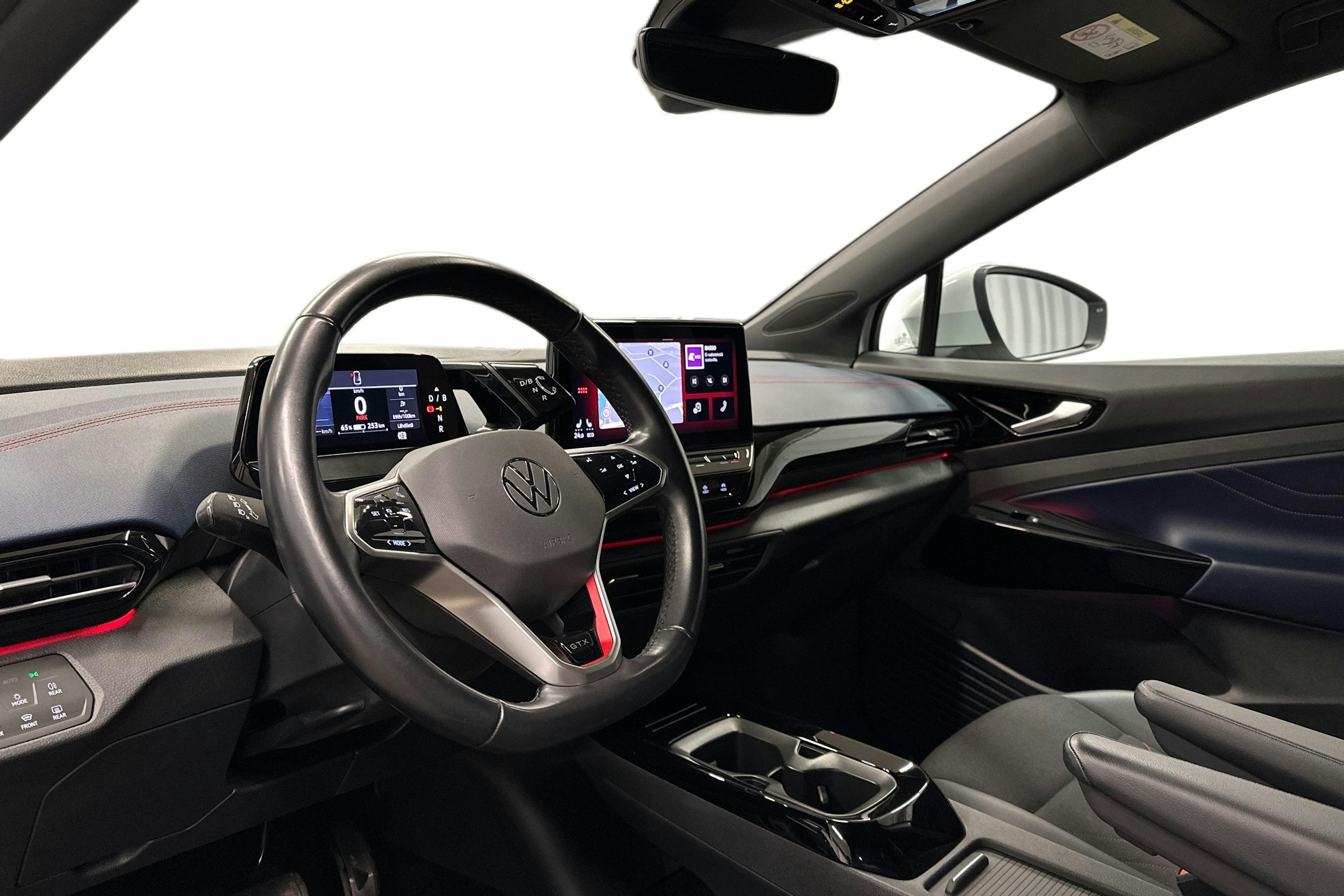 valkoinen Volkswagen ID.4 2022 kuva 6.