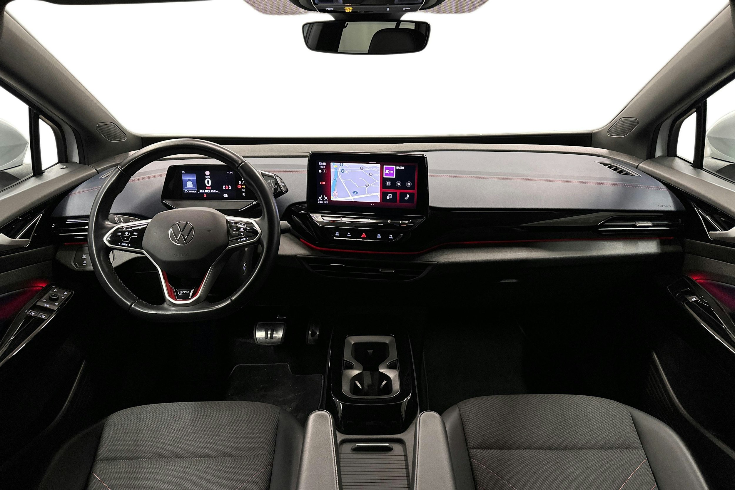 valkoinen Volkswagen ID.4 2022 kuva 7.