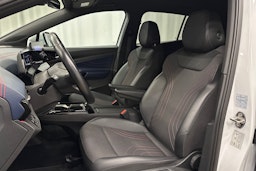 valkoinen Volkswagen ID.4 2022 kuva 13.