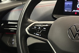 valkoinen Volkswagen ID.4 2022 kuva 15.