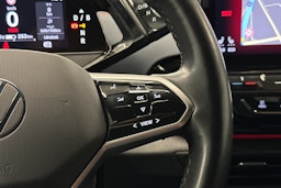 valkoinen Volkswagen ID.4 2022 kuva 16.