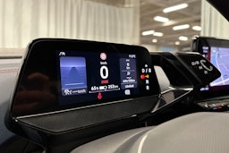 valkoinen Volkswagen ID.4 2022 kuva 17.