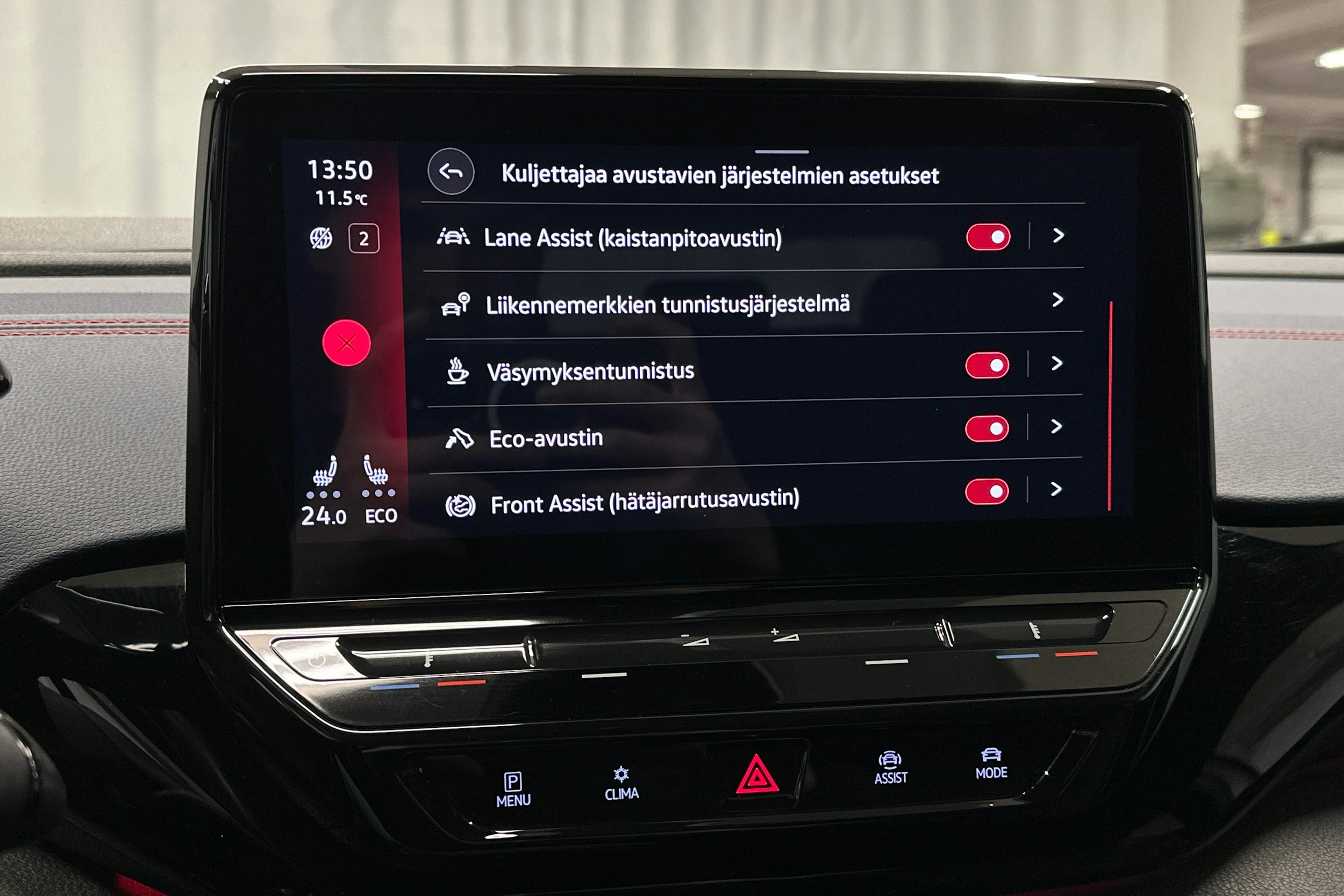 valkoinen Volkswagen ID.4 2022 kuva 23.