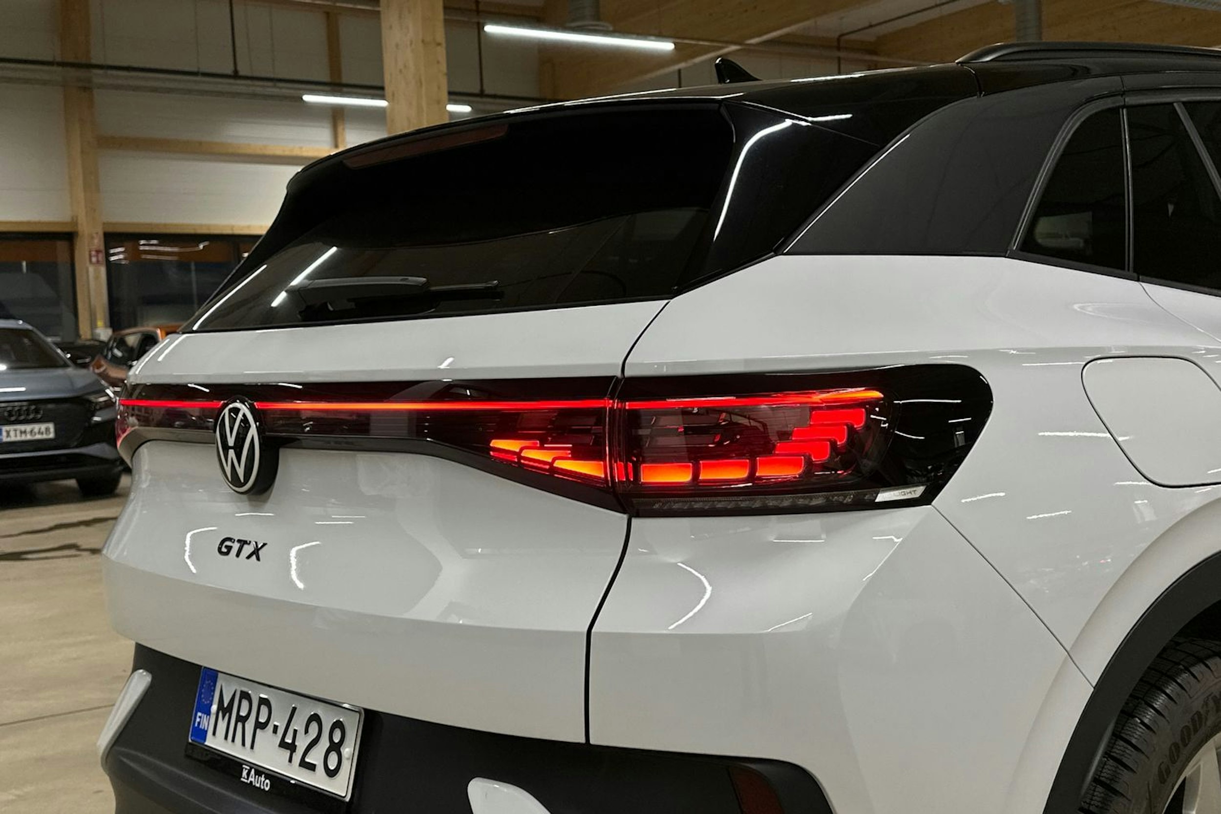 valkoinen Volkswagen ID.4 2022 kuva 32.