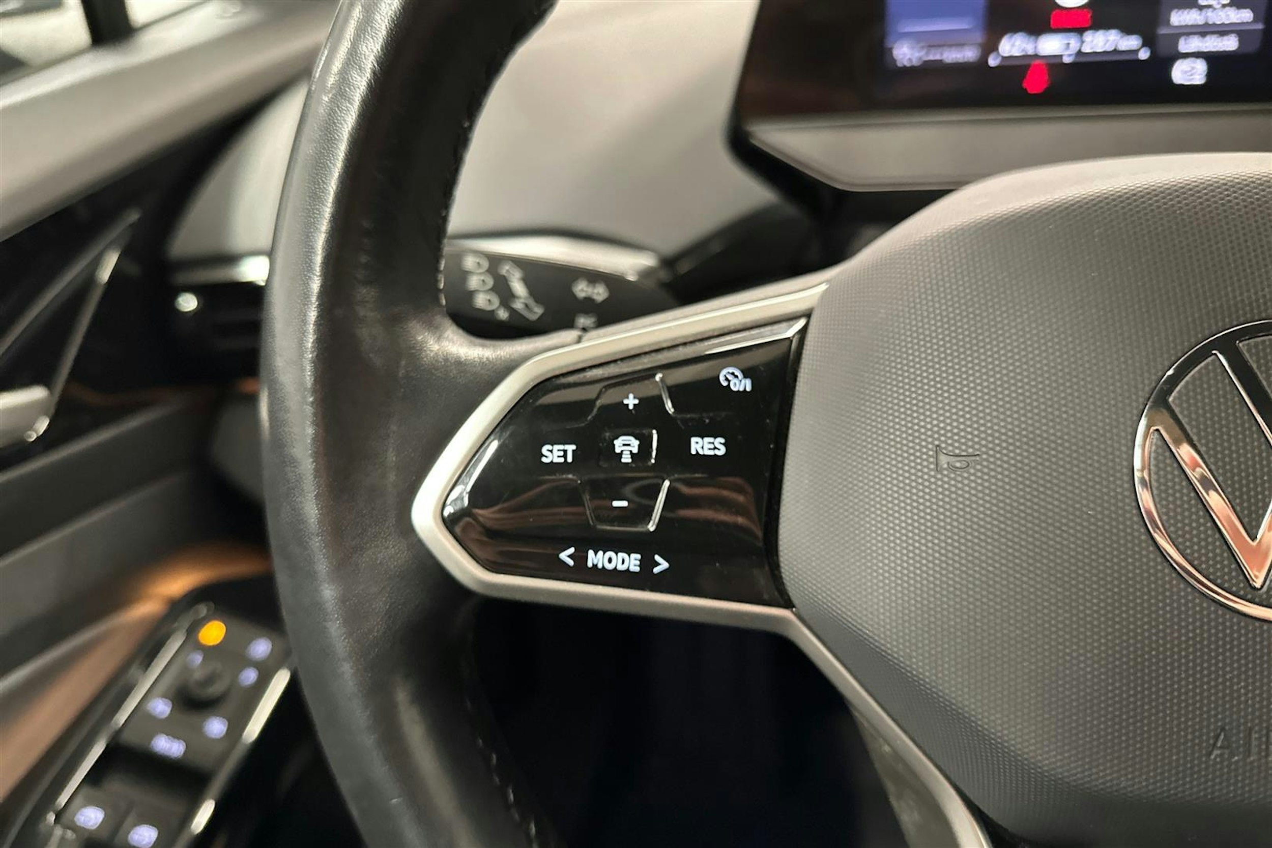 harmaa Volkswagen ID.4 2022 kuva 11.