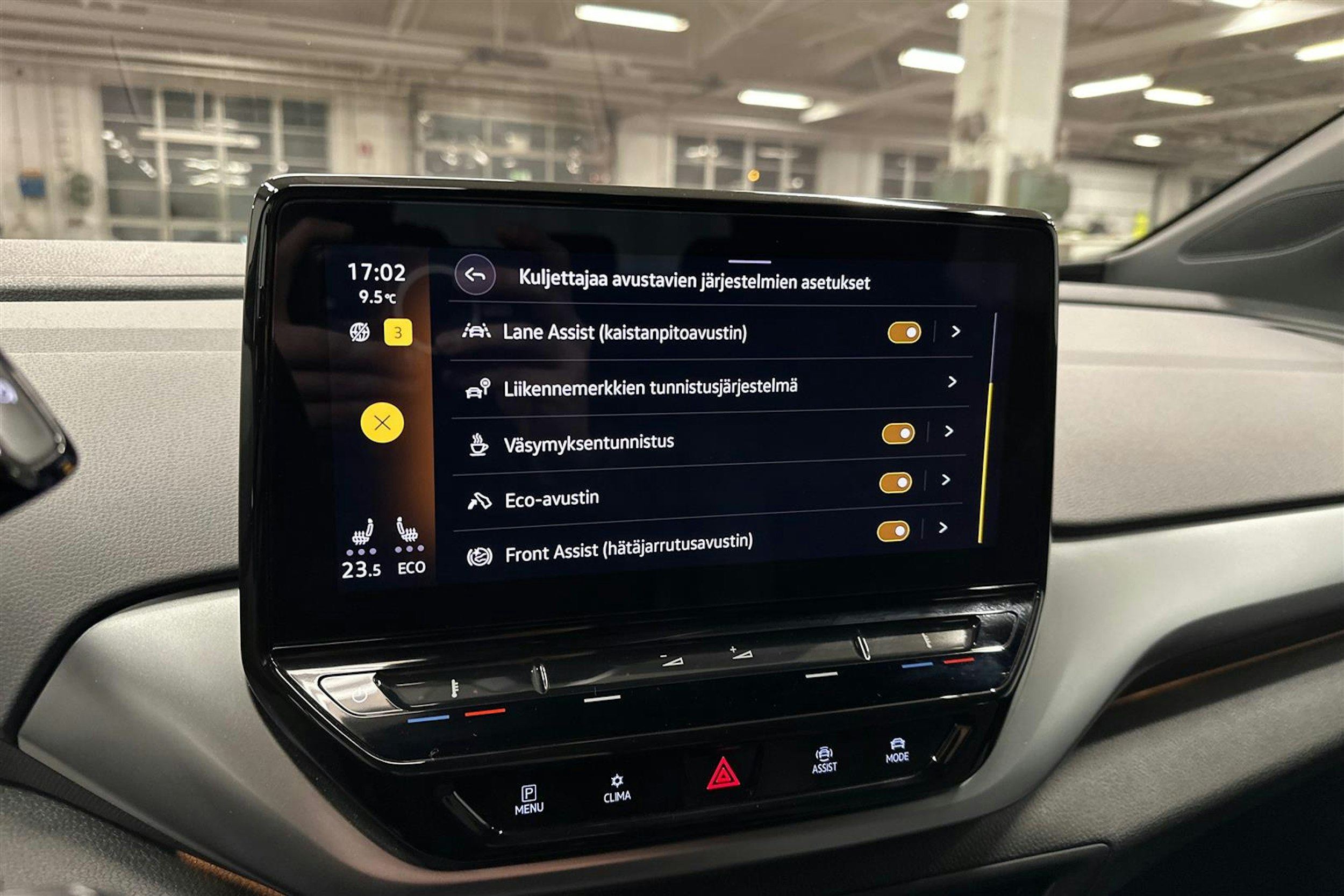 harmaa Volkswagen ID.4 2022 kuva 18.