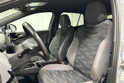 harmaa Volkswagen ID.4 2022 kuva 23.