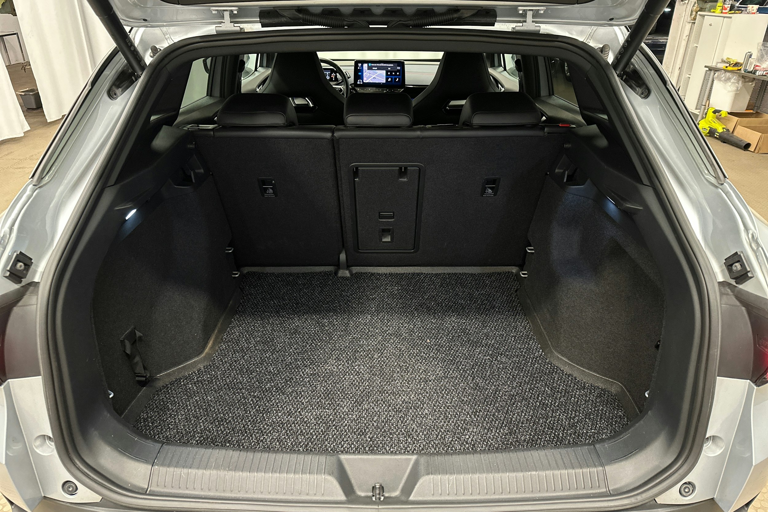 hopea Volkswagen ID.4 2022 kuva 14.