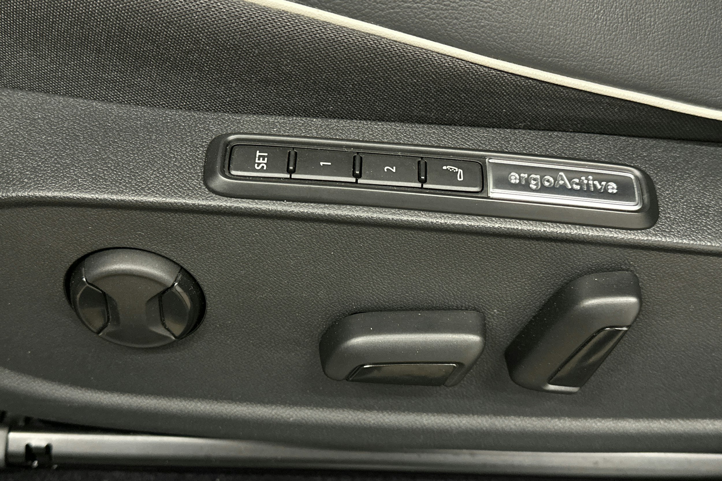 hopea Volkswagen ID.4 2022 kuva 18.