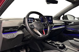 punainen Volkswagen ID.4 2022 kuva 7.