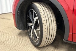 punainen Volkswagen ID.4 2022 kuva 13.