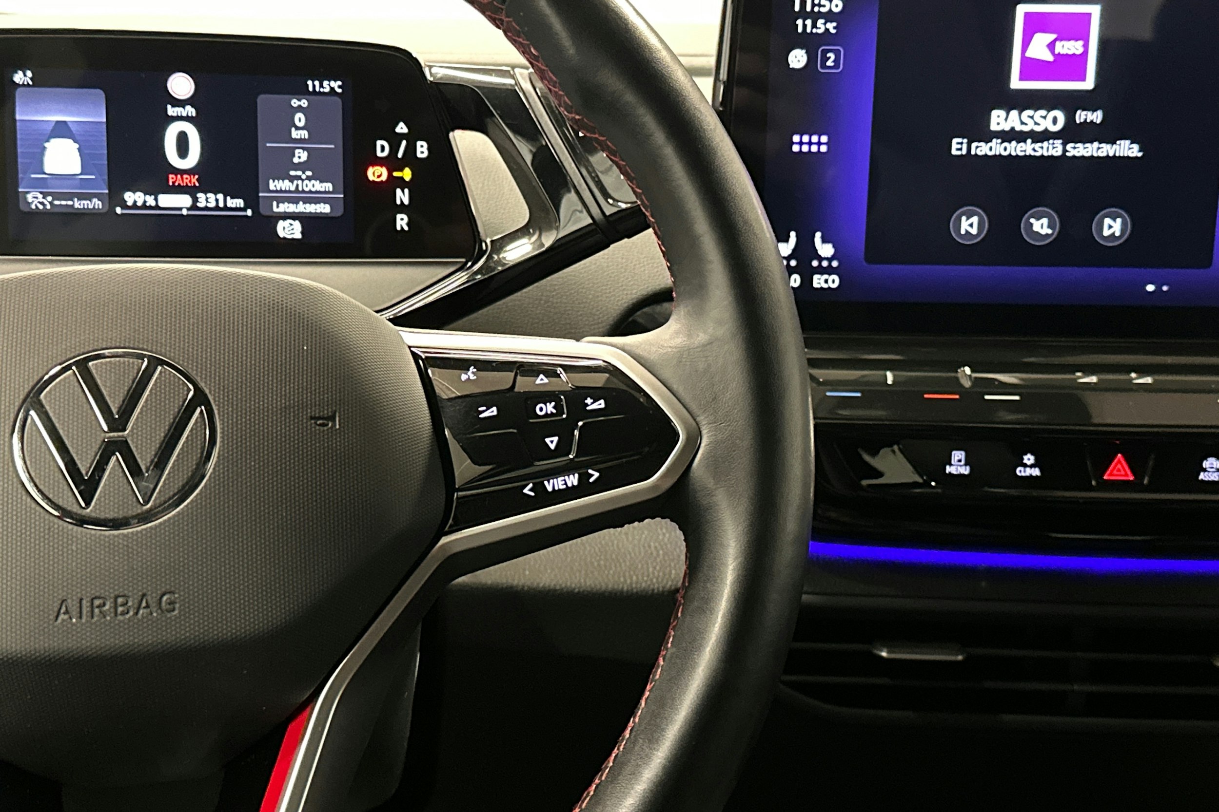 punainen Volkswagen ID.4 2022 kuva 18.