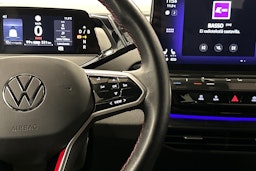 punainen Volkswagen ID.4 2022 kuva 18.