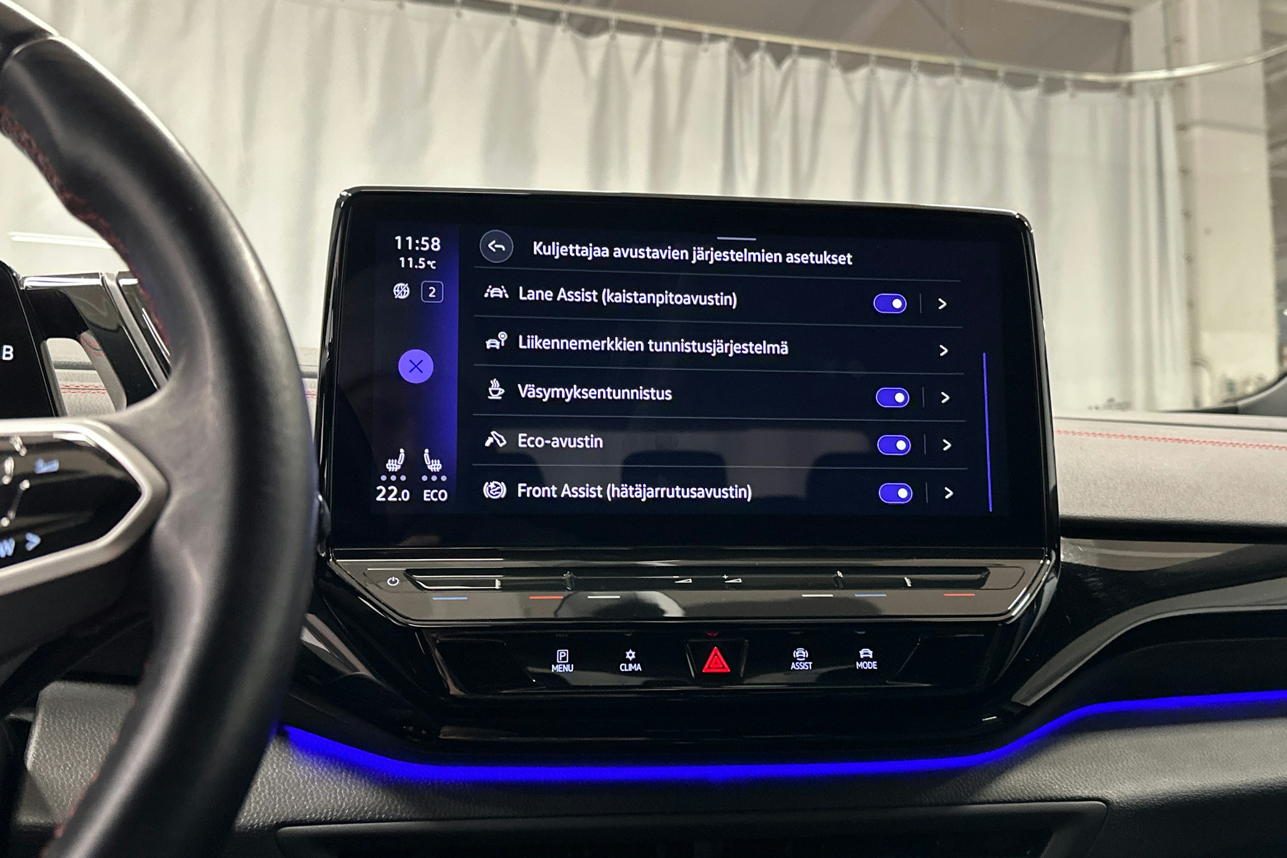 punainen Volkswagen ID.4 2022 kuva 26.