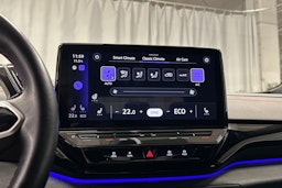 punainen Volkswagen ID.4 2022 kuva 28.