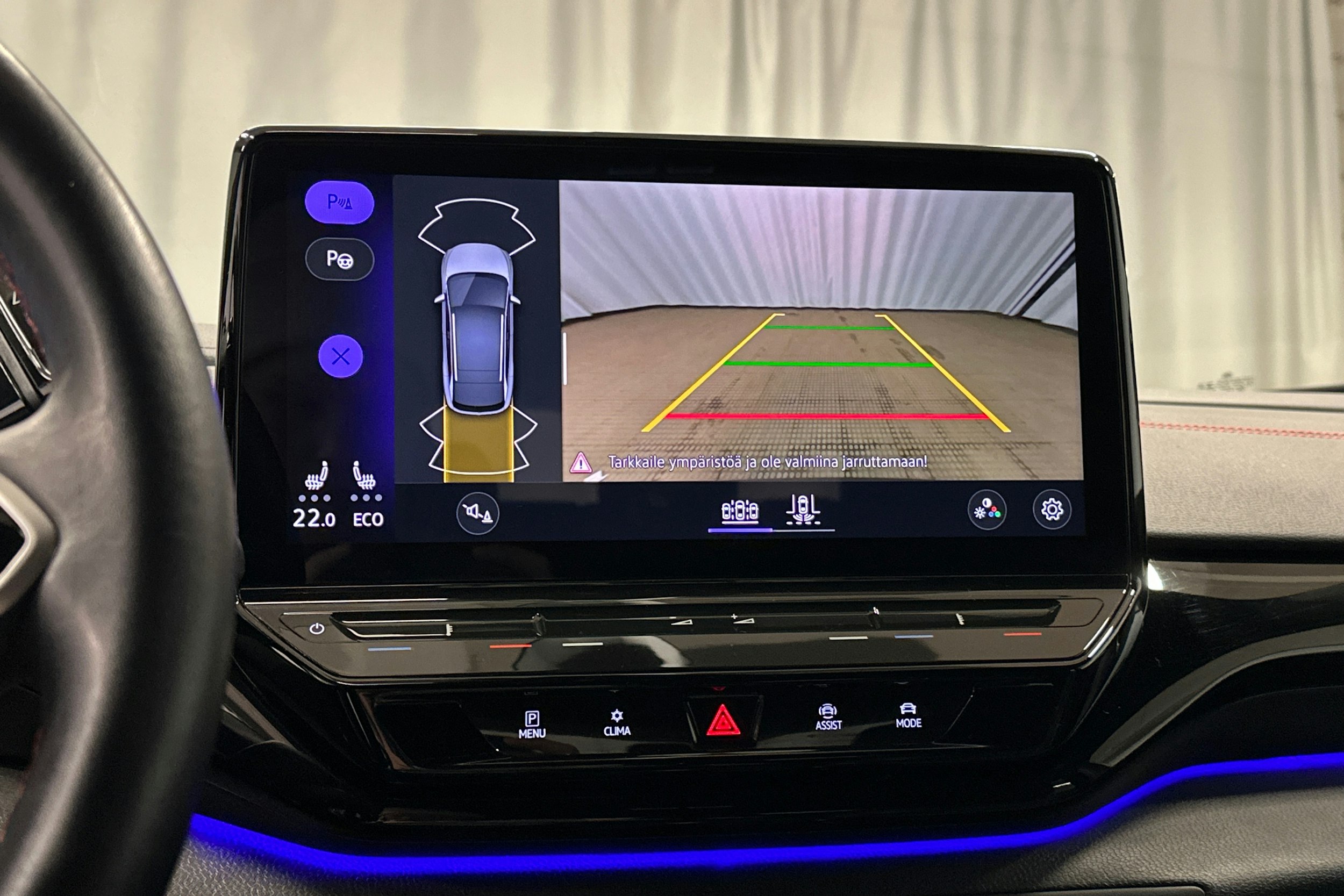 punainen Volkswagen ID.4 2022 kuva 30.