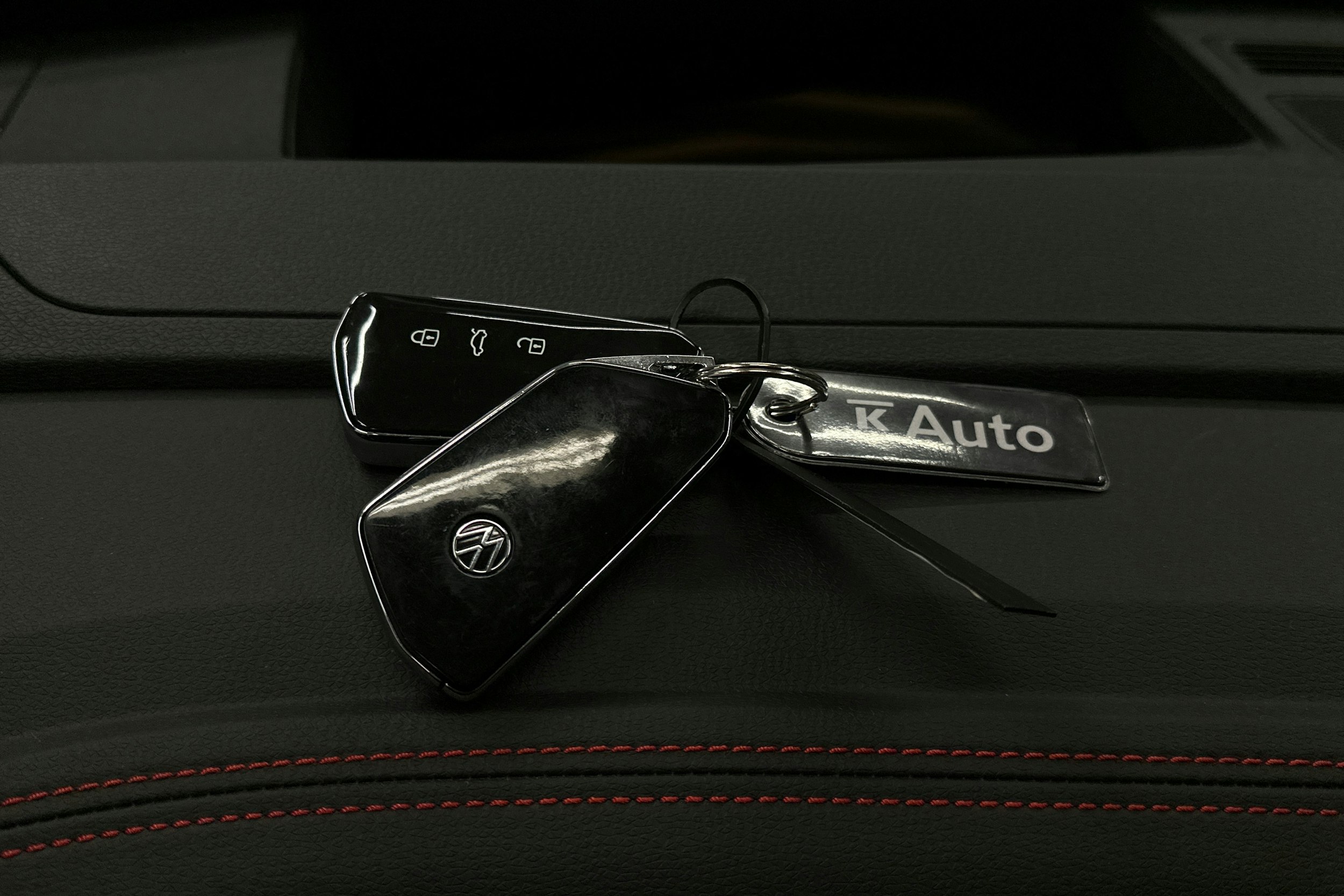 punainen Volkswagen ID.4 2022 kuva 31.