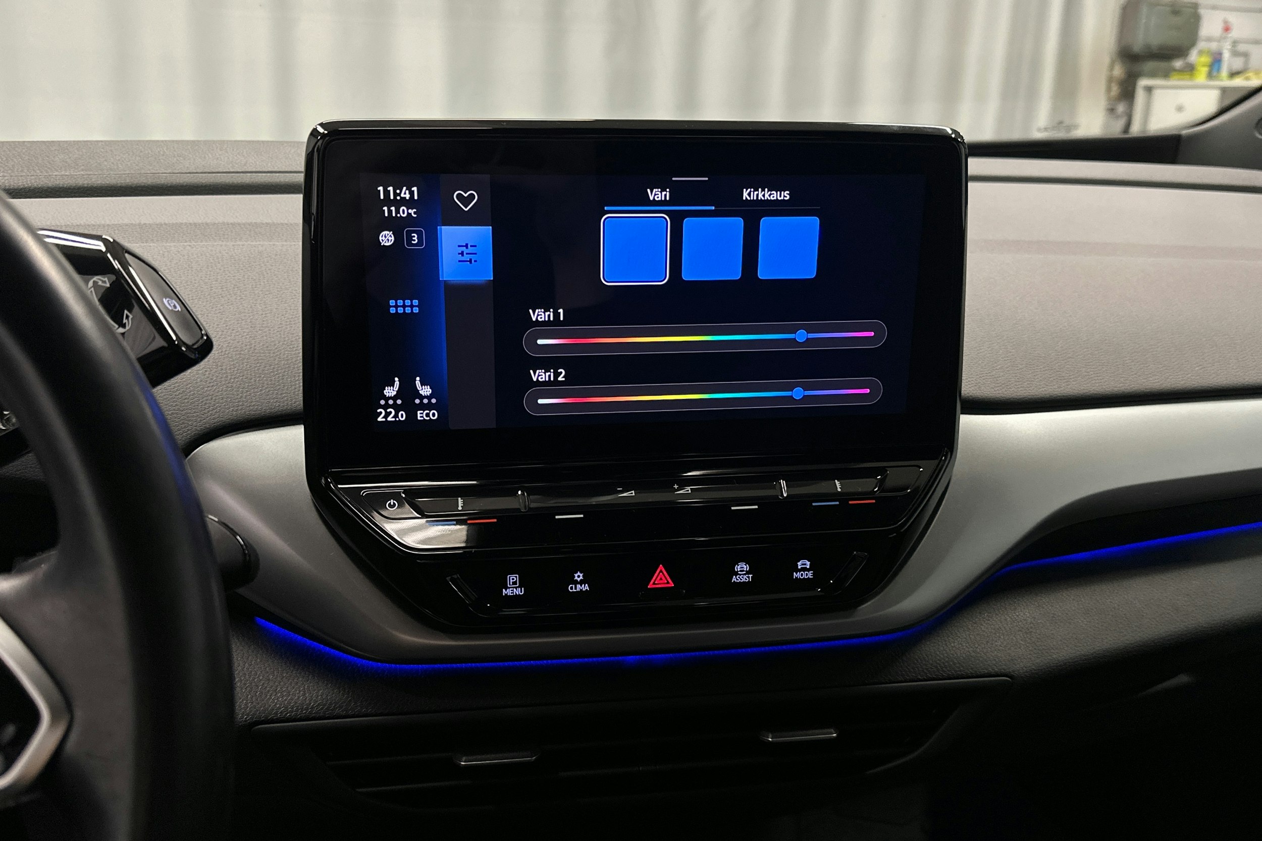 harmaa Volkswagen ID.4 2022 kuva 27.