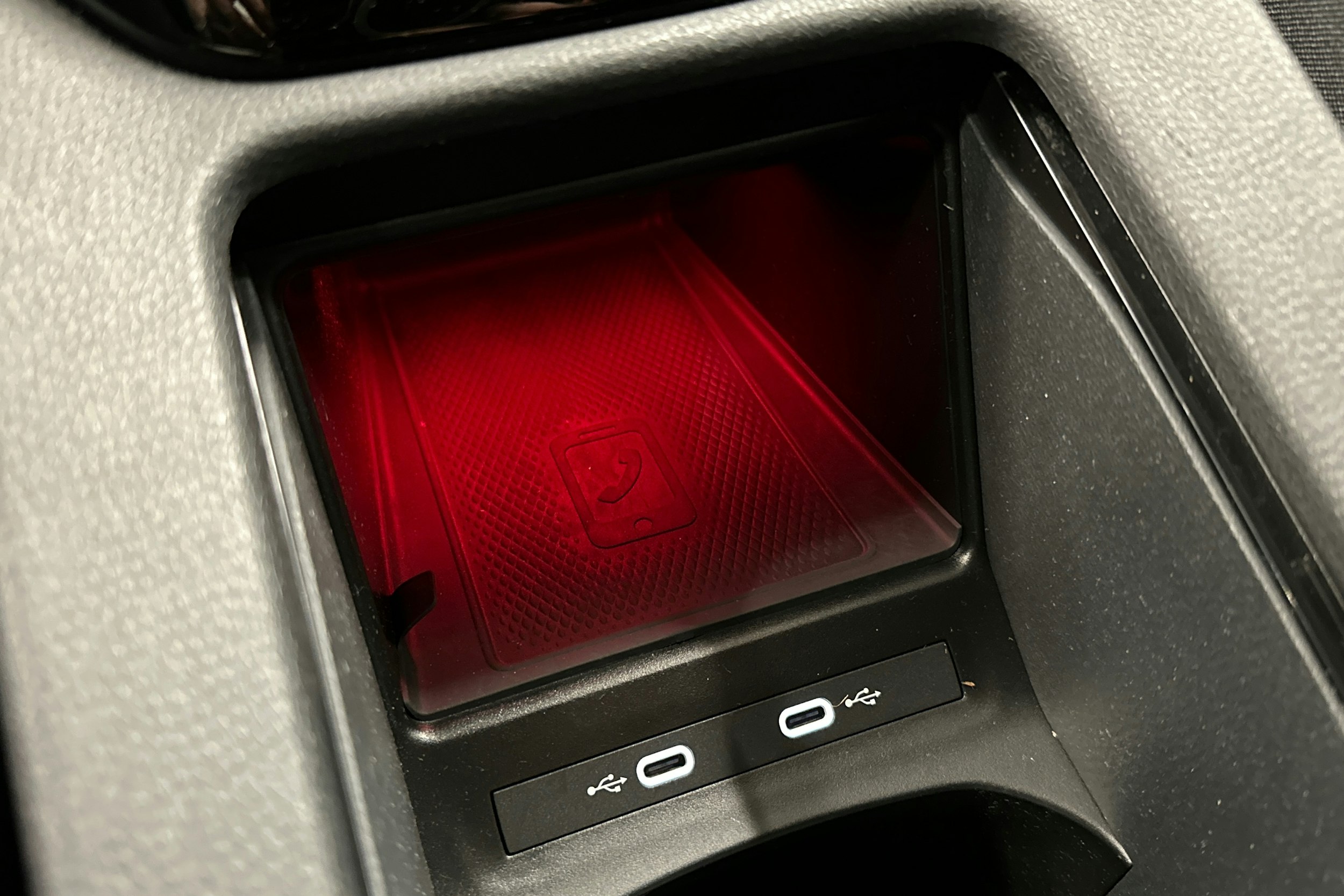 harmaa Volkswagen ID.4 2023 kuva 29.