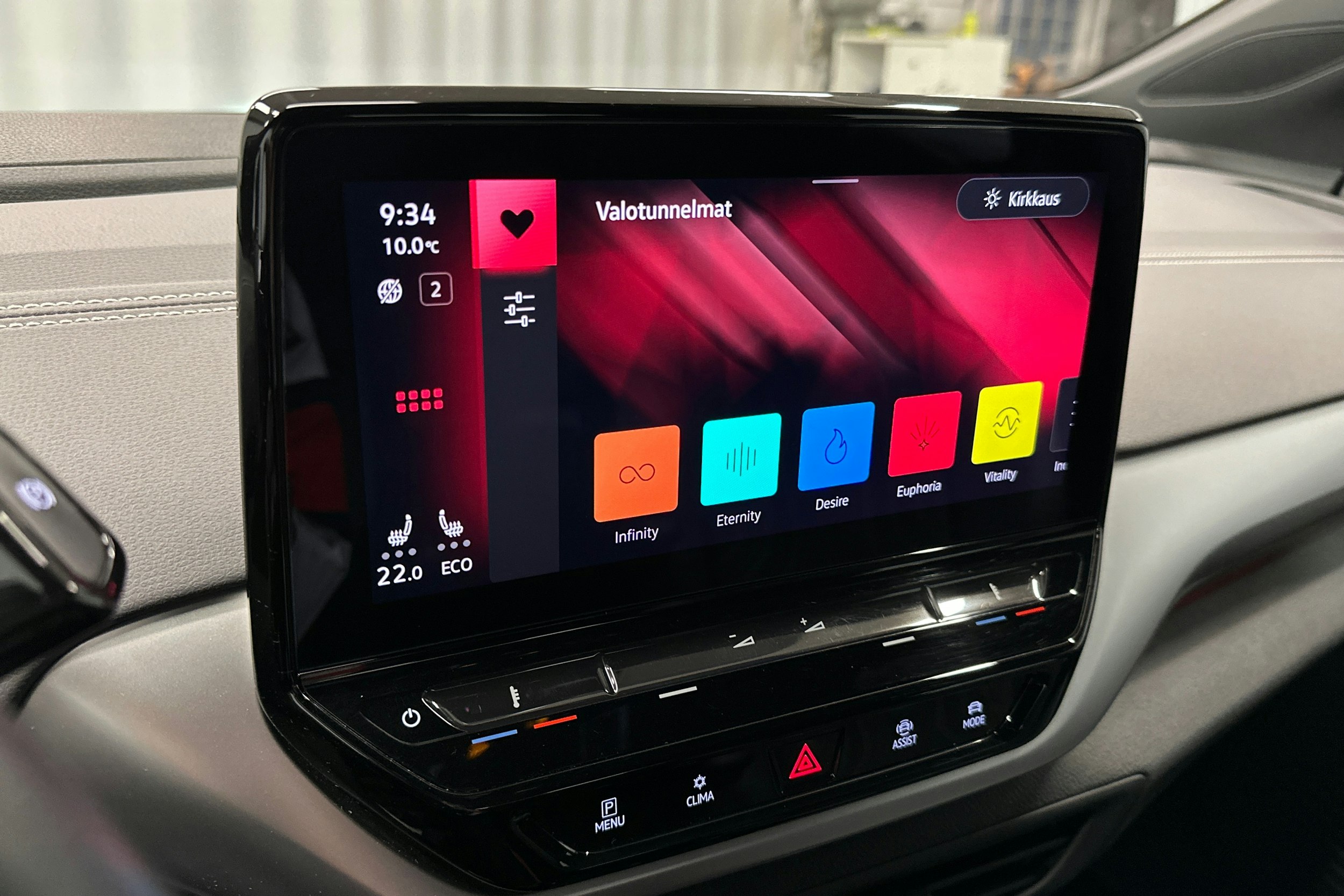 harmaa Volkswagen ID.4 2023 kuva 31.