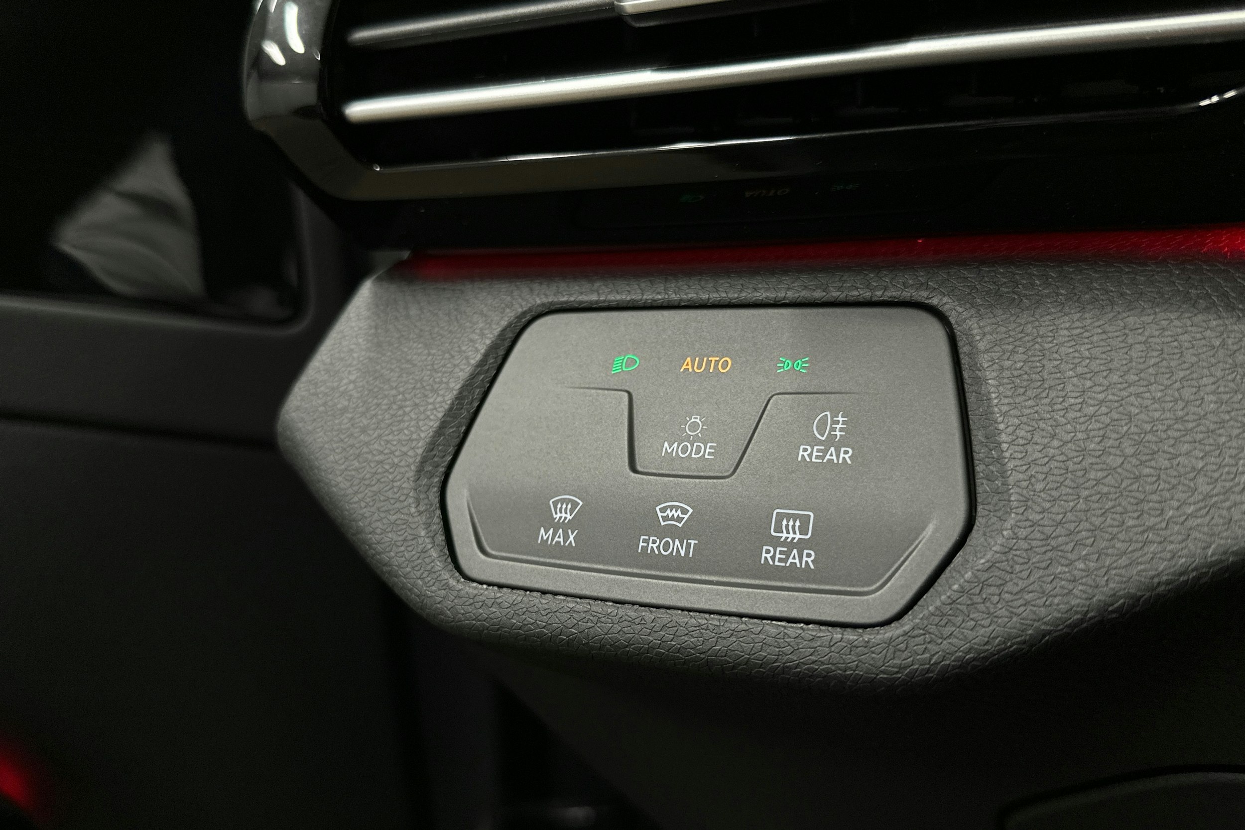 harmaa Volkswagen ID.4 2023 kuva 32.