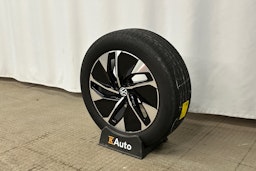 harmaa Volkswagen ID.4 2023 kuva 13.